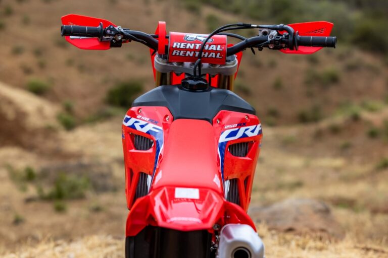 22YM_CRF250RX_EXTREME_RED_LOCATION_00125