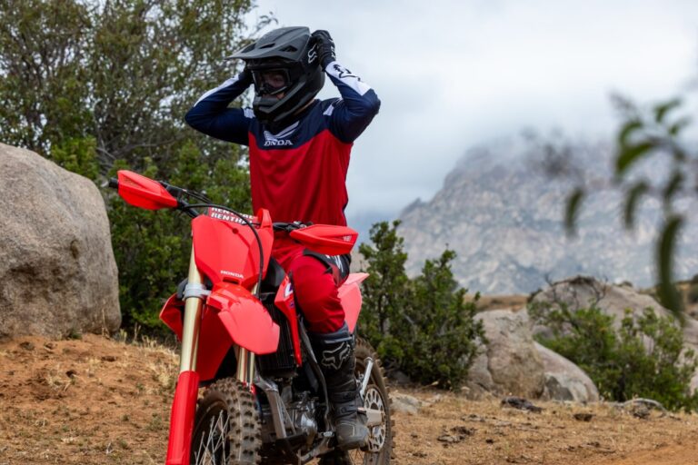 22YM_CRF250RX_EXTREME_RED_LOCATION_00248