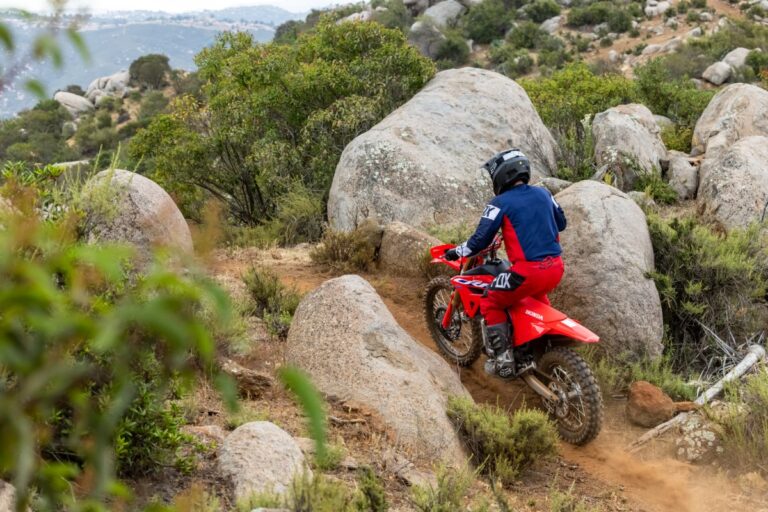 22YM_CRF250RX_EXTREME_RED_LOCATION_00352