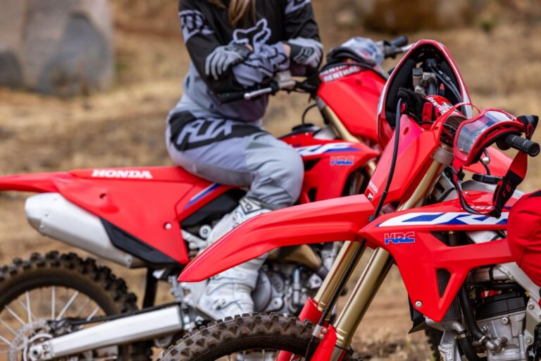 22YM_CRF250R_EXTREME_RED_LOCATION_11274